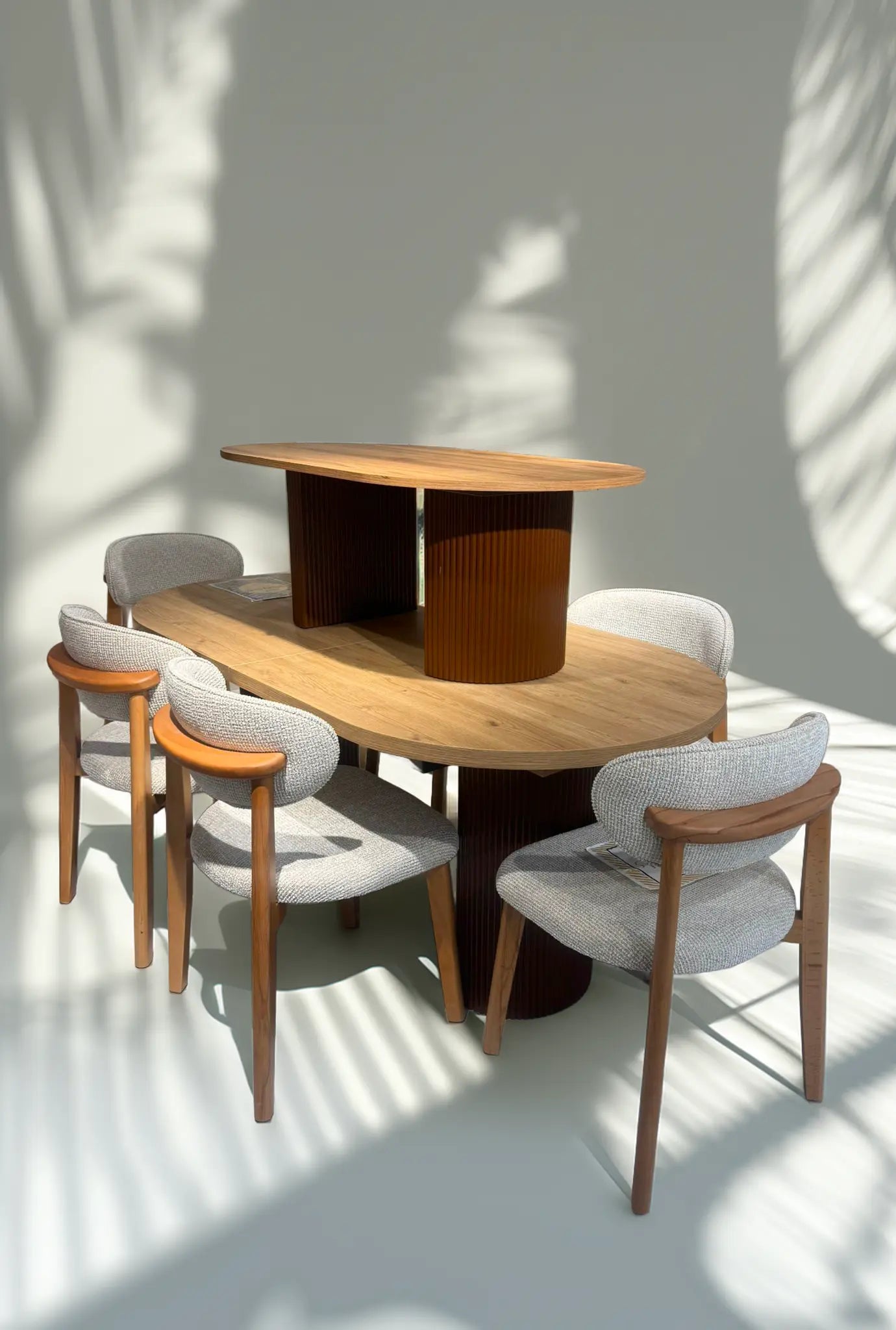 Table à manger + table basse + 6 chaises assorties IdéalSommeil