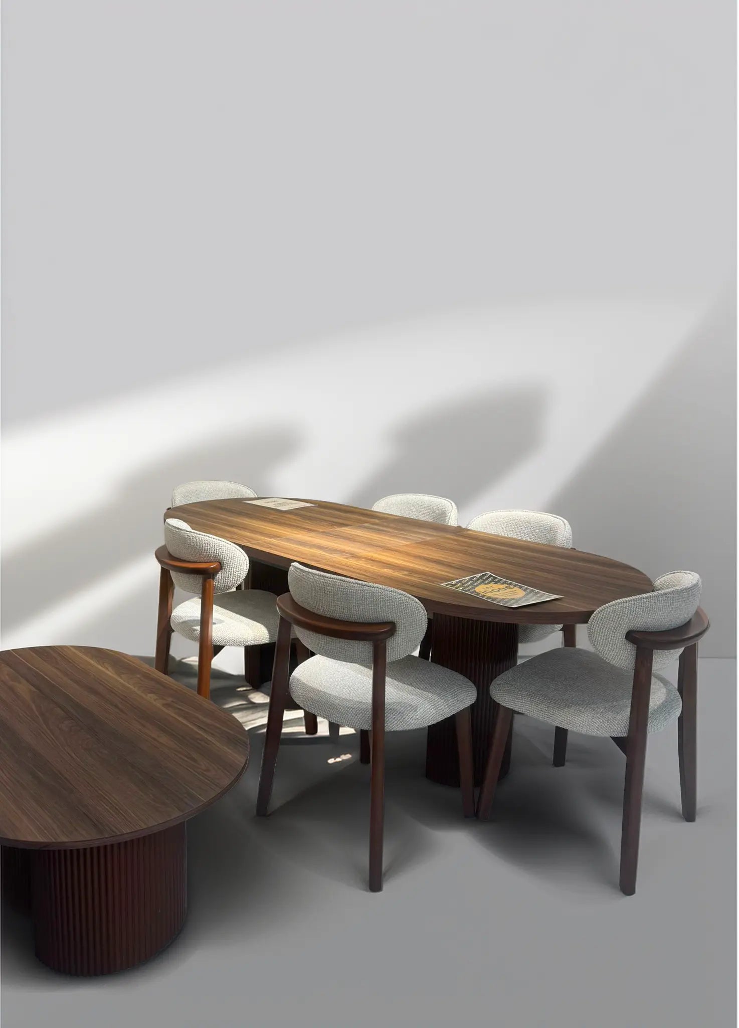 Table à manger + table basse + 6 chaises assorties IdéalSommeil