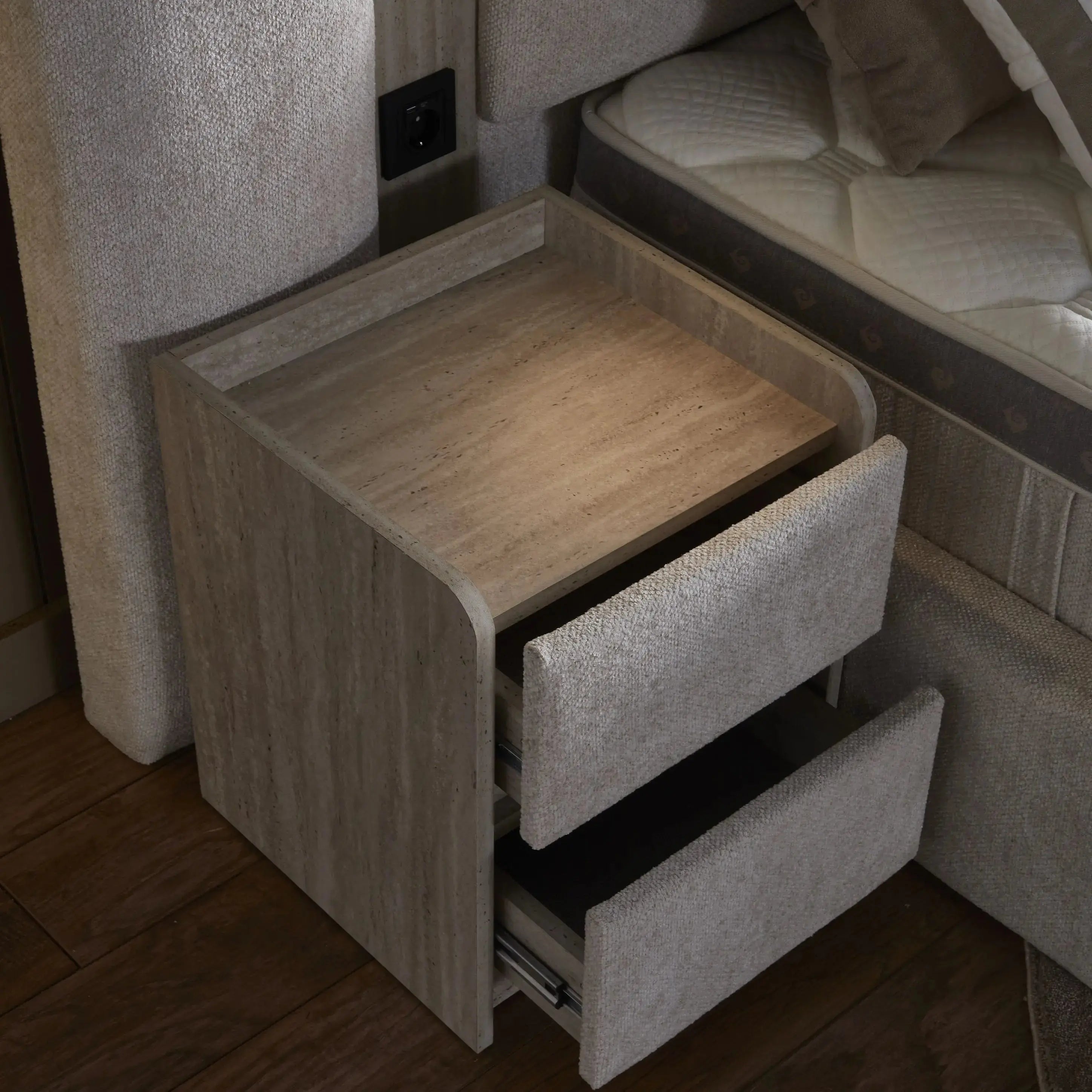 Lit Coffre MONZA LED Pierre Cardin