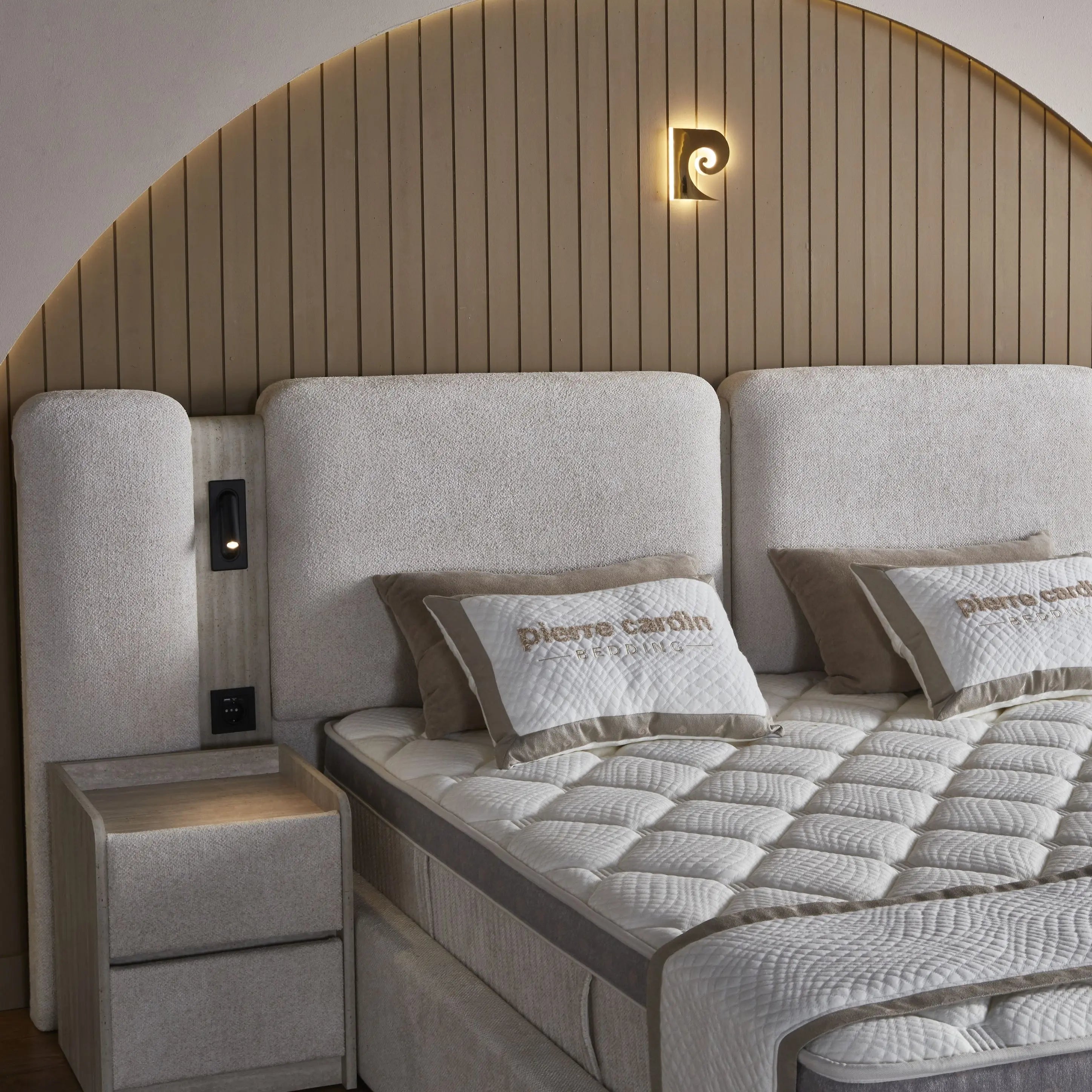 Lit Coffre MONZA LED Pierre Cardin